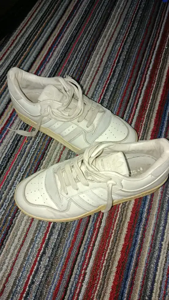 adidas low uk 42 beli di garage PVJ