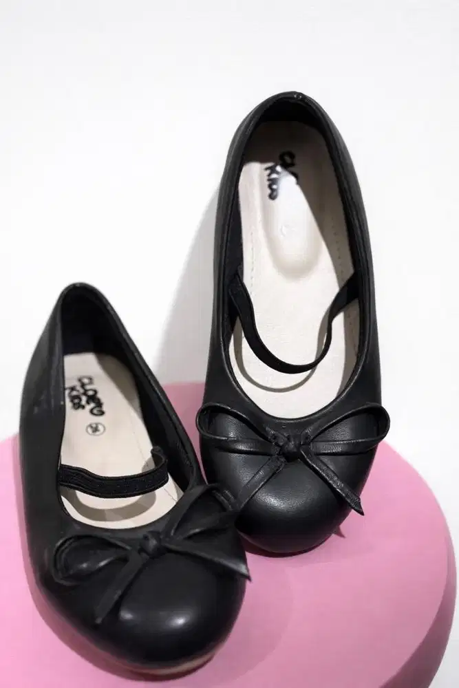 Flat shoes anak cleov kids