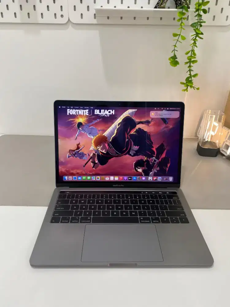MACBOOK PRO 2016 TOUCHBAR RAM 8/256 13INCH
