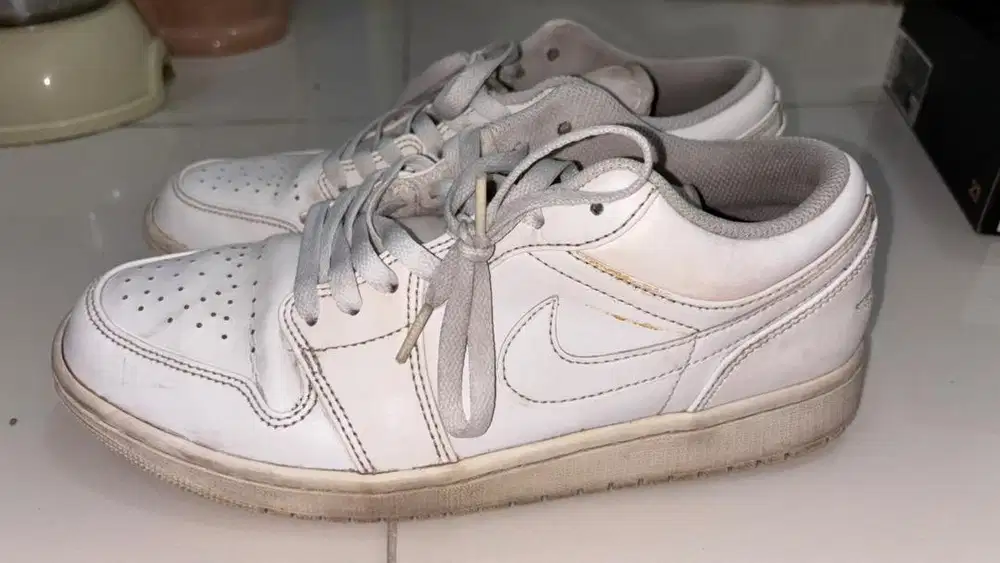Jual sepatu nike air jordan 1 low white