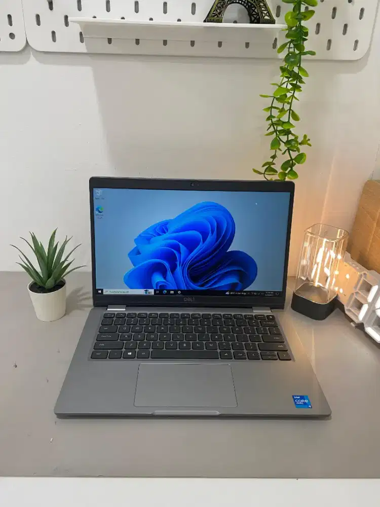 LAPTOP DELL LATITUDE 5320 8/256 13INCH