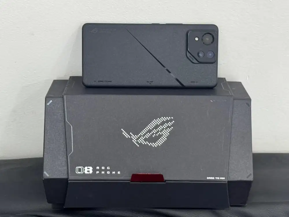 Asus ROG 8 Pro Black 16/512Gb