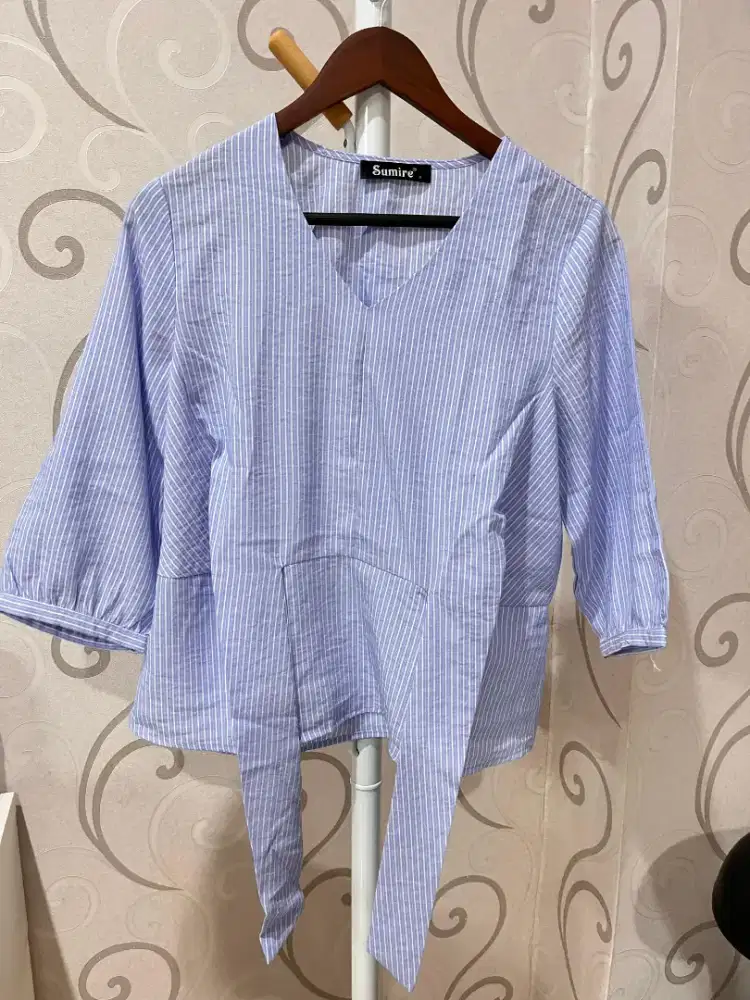 Baju Wanita Preloved – Kondisi Bagus & Siap Pakai