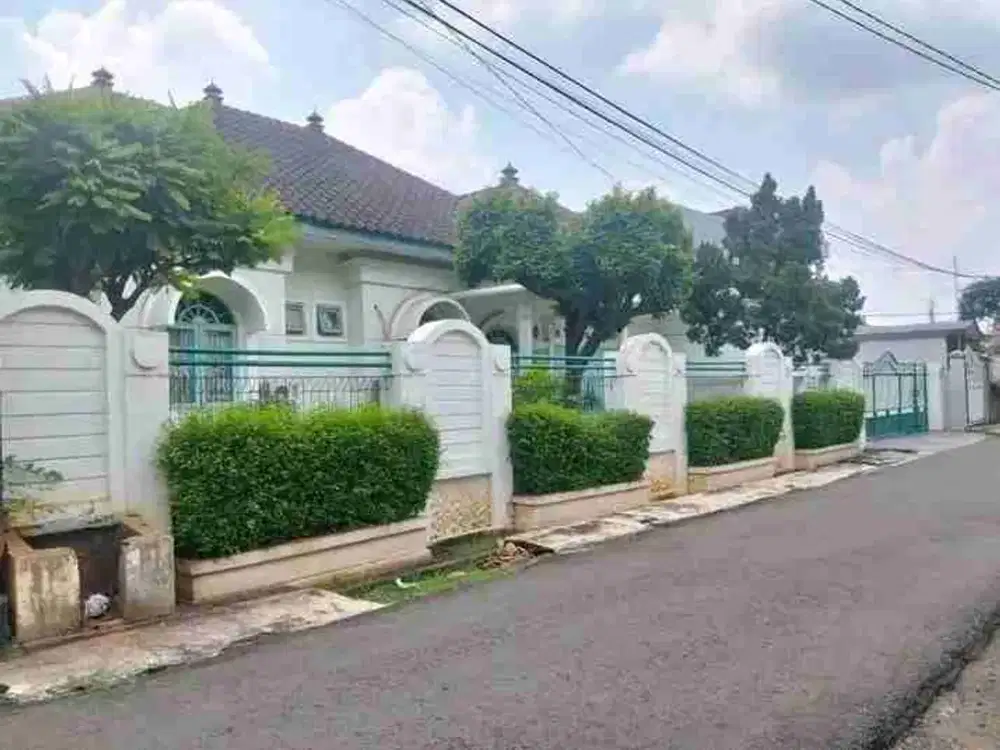 Rumah besar 612 m siap huni di pondok kelapa Jakarta Timur
