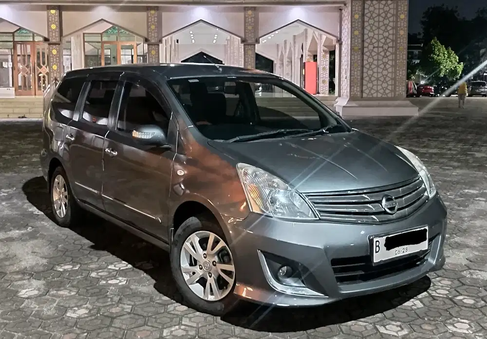 Nissan Grand livina 2013 Bensin