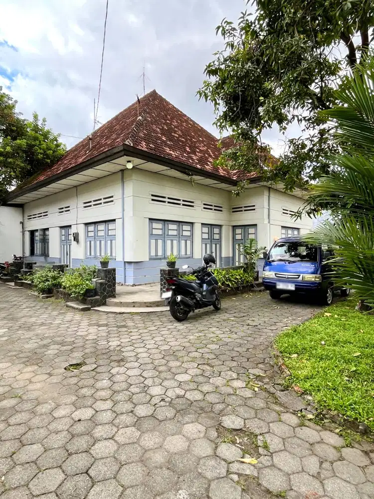 Rumah Klasik Kolonial di Pusat Kota Jogja