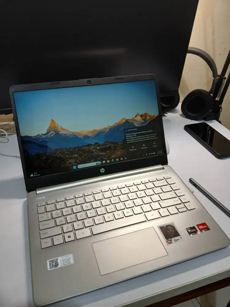 HP 14S RYZEN 5 5500 FQ1135AU 8GB 512GB SSD W11+OHS 14.0FHD IPS BACKLIT