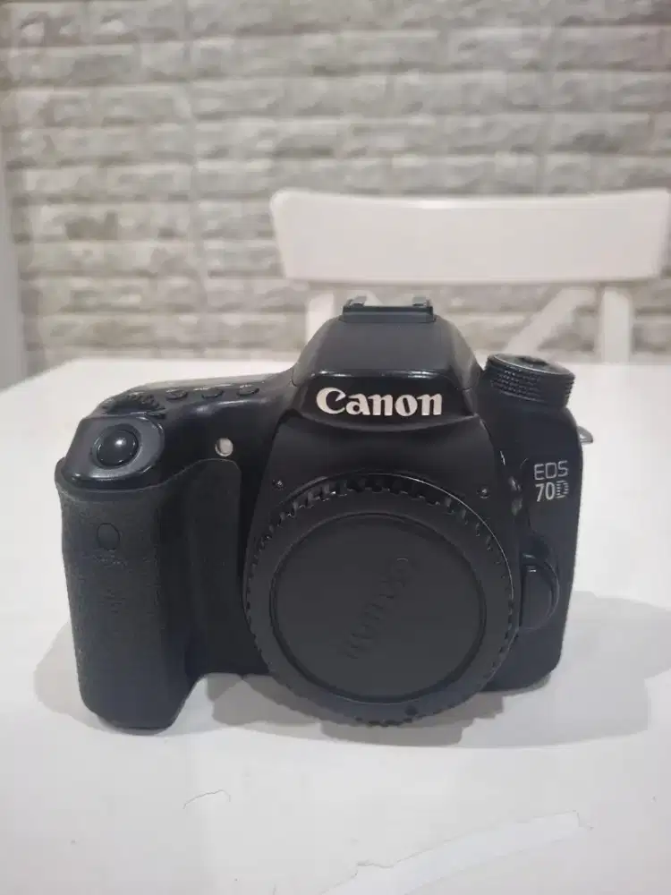Canon eos 70D D body only
