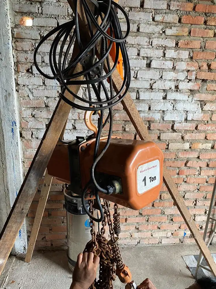 ELECTRIC CHAIN HOIST 1 TON