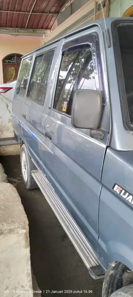 Kijang super tahun 1996