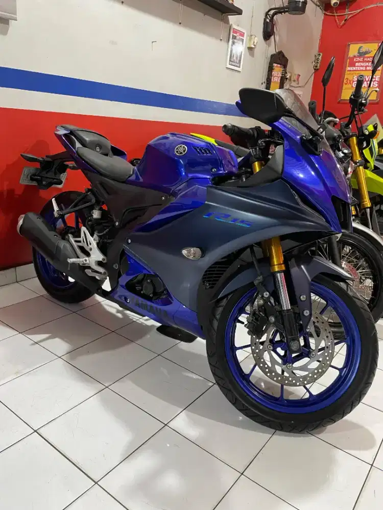 R 15 V4 TAHUN 2022 BIRU