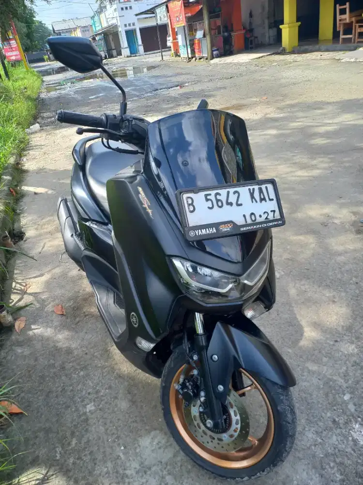 Jual yamha nmax 2022 surat lengkap sampe faktur Muluss good condition