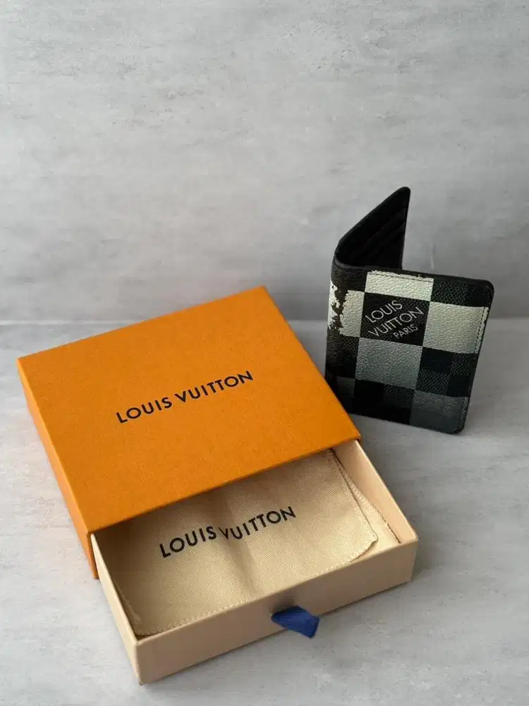 Louis Vuitton cardholder