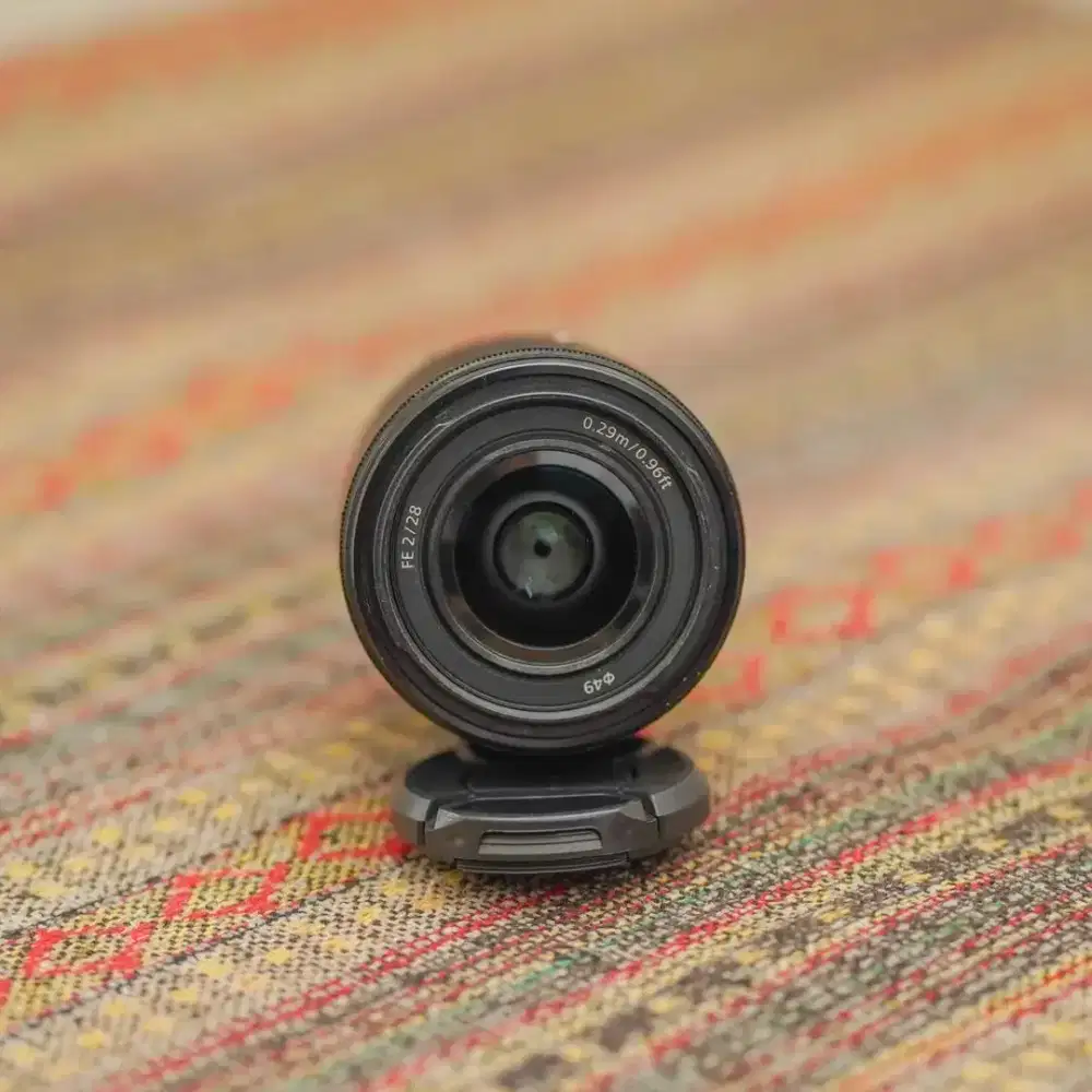 Lensa Sony FE 28mm F2 0