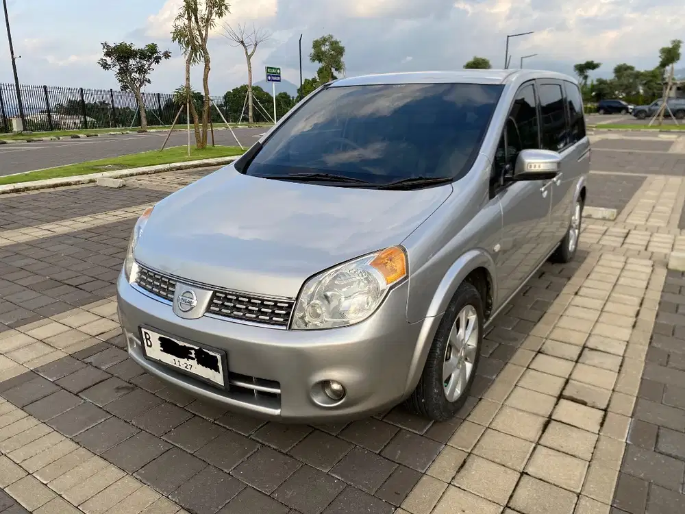 2005 Nissan lafesta