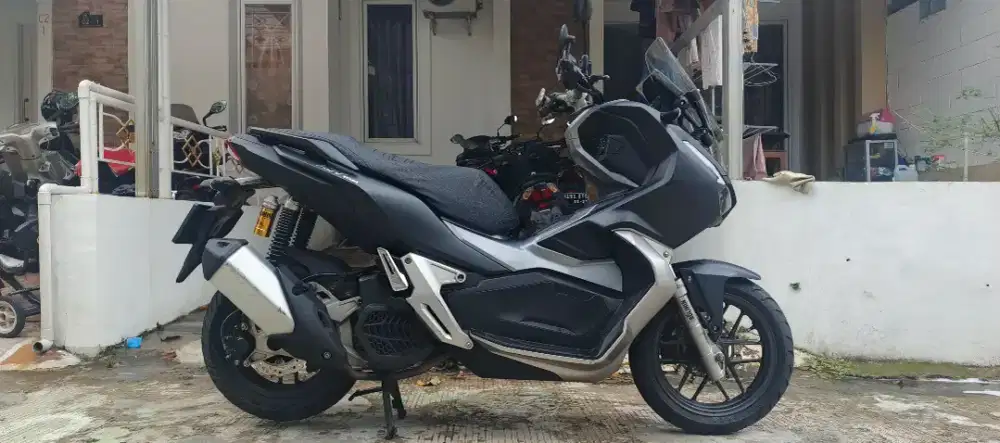Di jual motor Honda ADV 150 Tahun 2021
