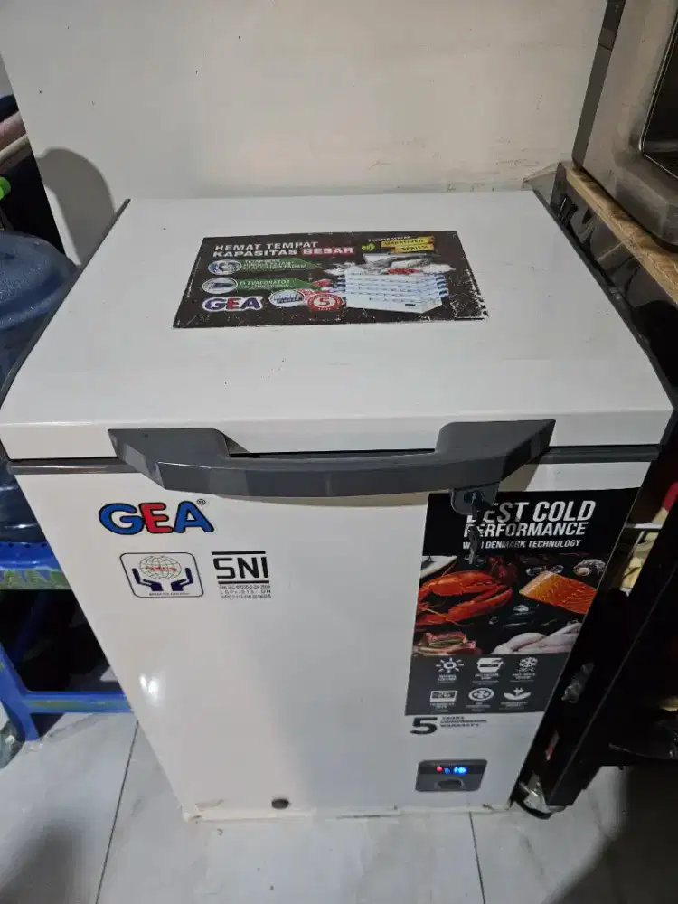 [BEKAS] GEA Chest Freezer 100L AB-108R