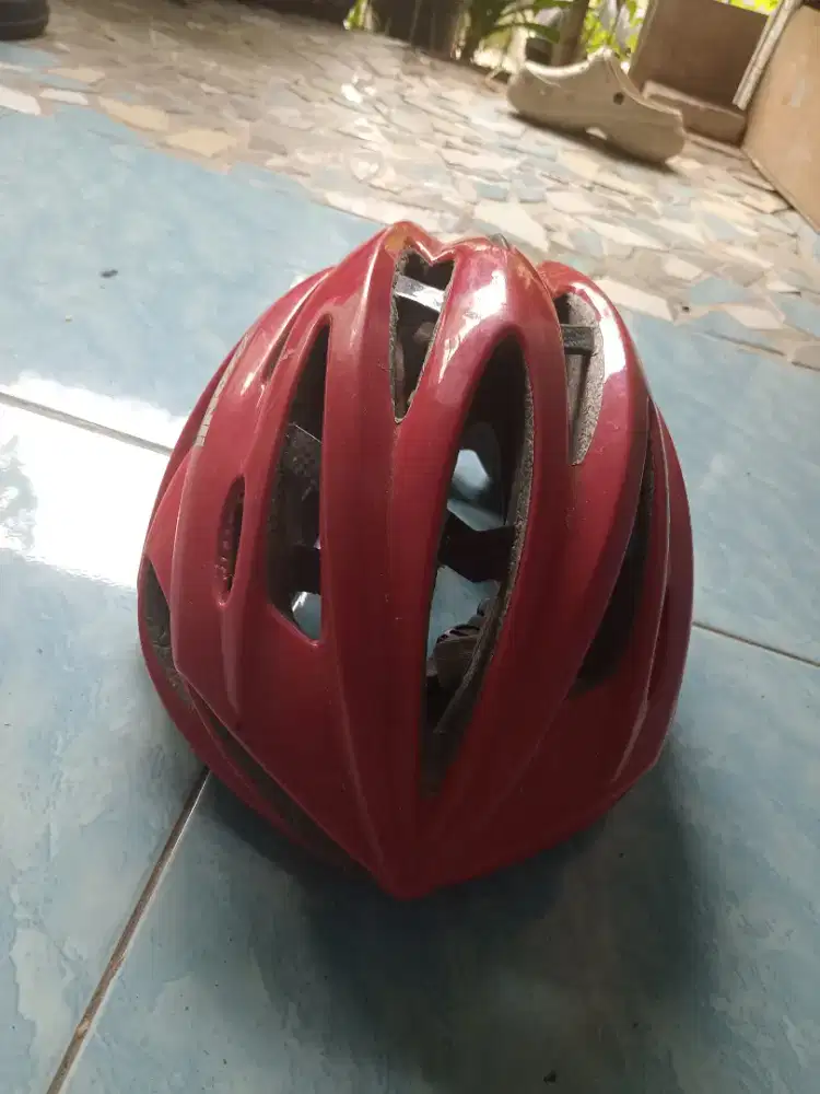 Helm sepeda Xzone