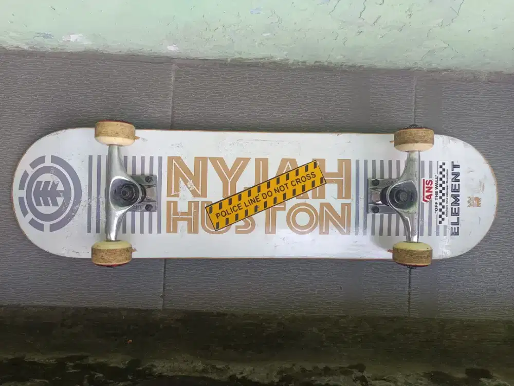 Alat skateboard komplit