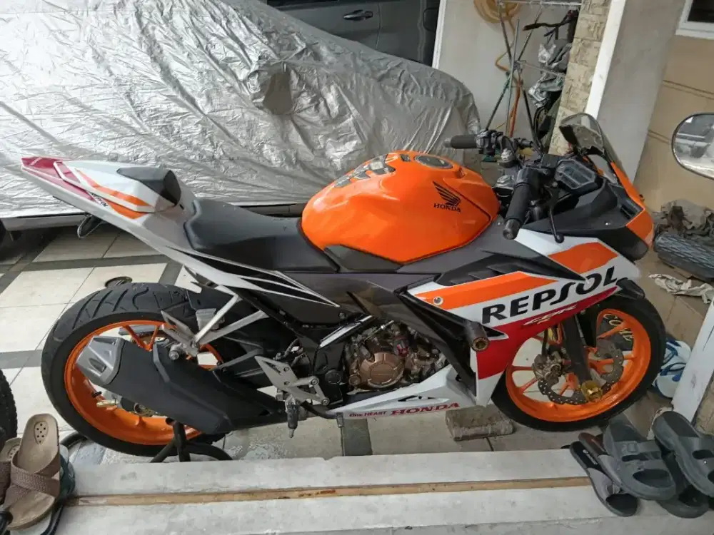 URGENT Jual motor CBR 150CC like new
