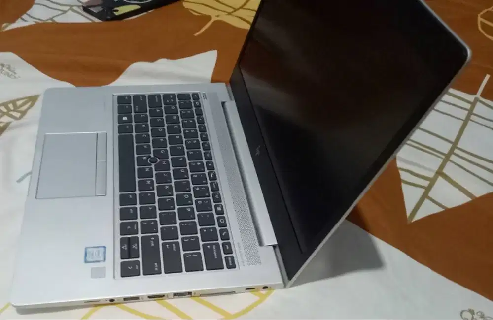 HP EliteBook 830 G6 Intel Core generasi ke-8,(i5-8265U),