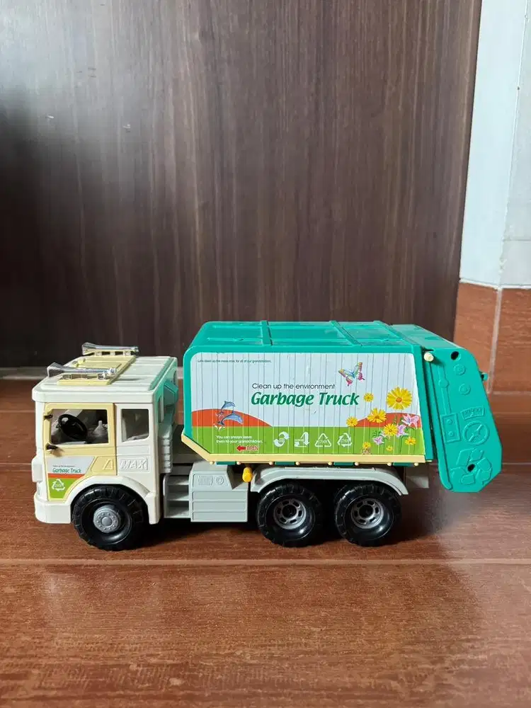 Garbage Truck - preloved good condition.