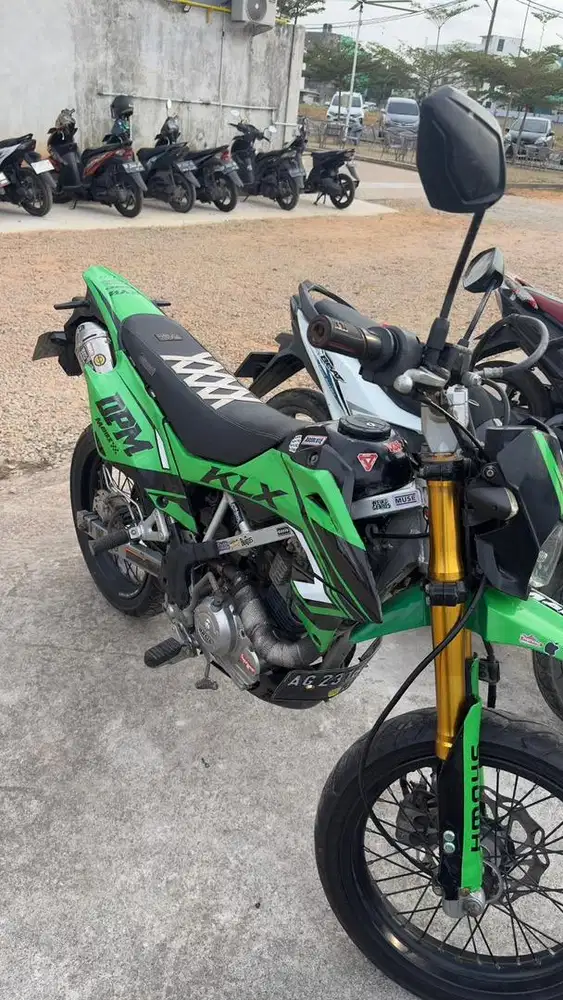 KLX 150BF Mesin Standard