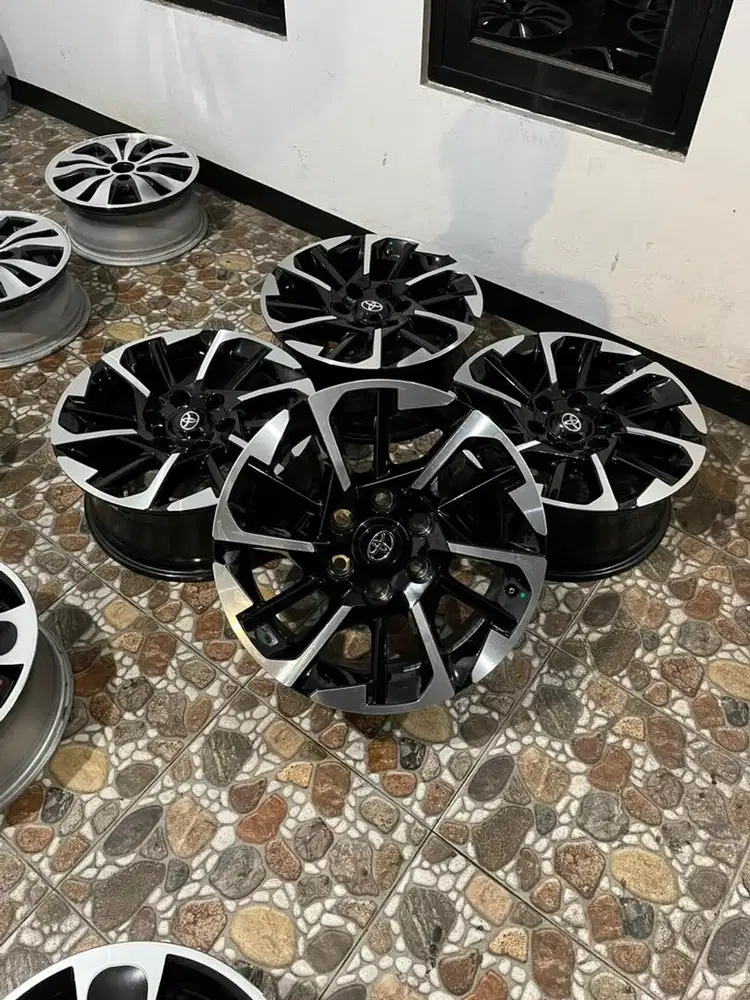 VELG FORTUNER GR R18