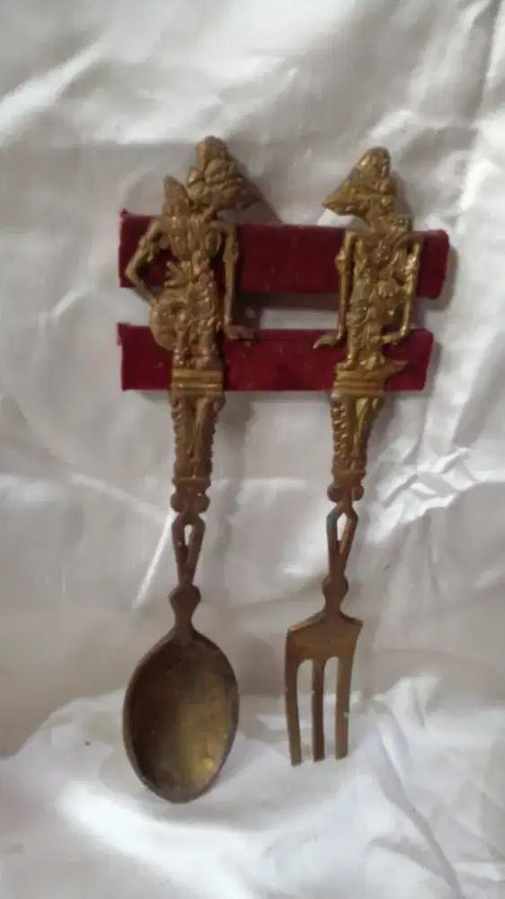 Pajangan sendok garpu kuningan 28 cm original jadul