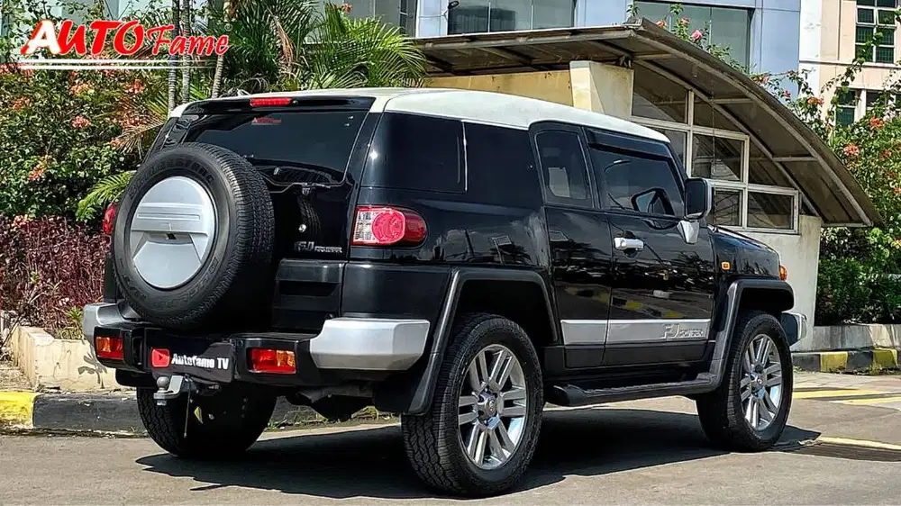 Toyota FJ Cruiser 4x4 AT Fullspec NIK 2014 Black On Black