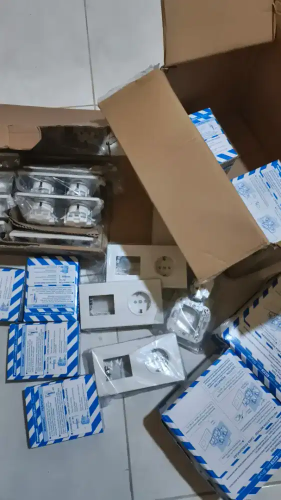 Saklar dan Stop Kontak Panasonic