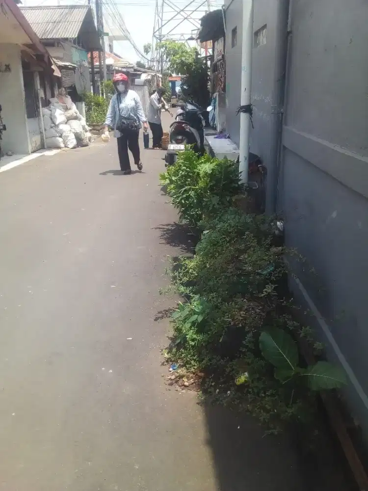 Cari kerjaan apa aja ngojek juga ayo yg penting ada pemasukan