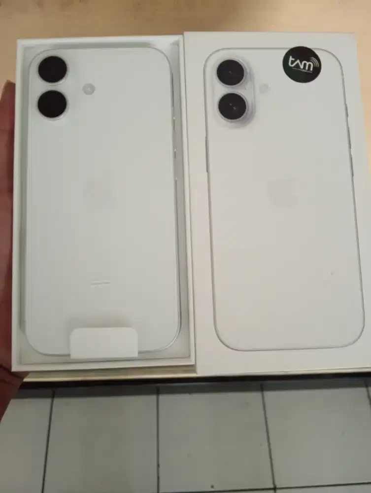 Iphone 17 256 garansi resmi ibox. open box z ya