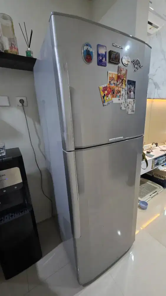 Kulkas Hitachi 2 pintu