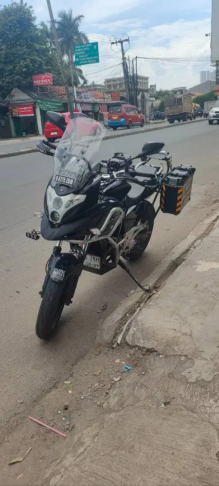 pulsar 220 F adventure