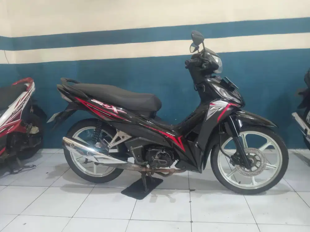 (Jual cepat) Honda revo 2018 surat lengkap