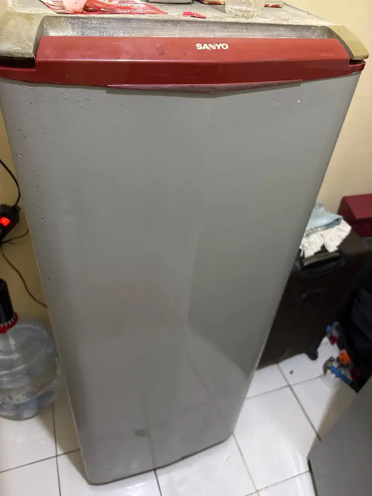 Dijual kulkas Sanyo 1 pintu