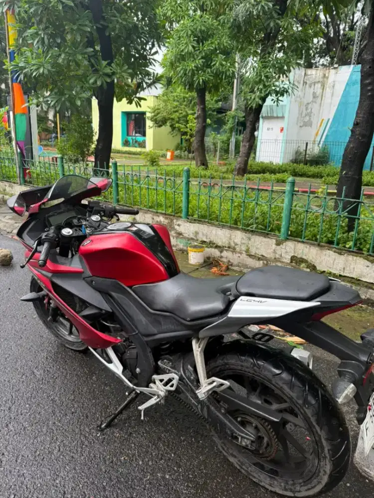 Yamaha R15 LOW KM