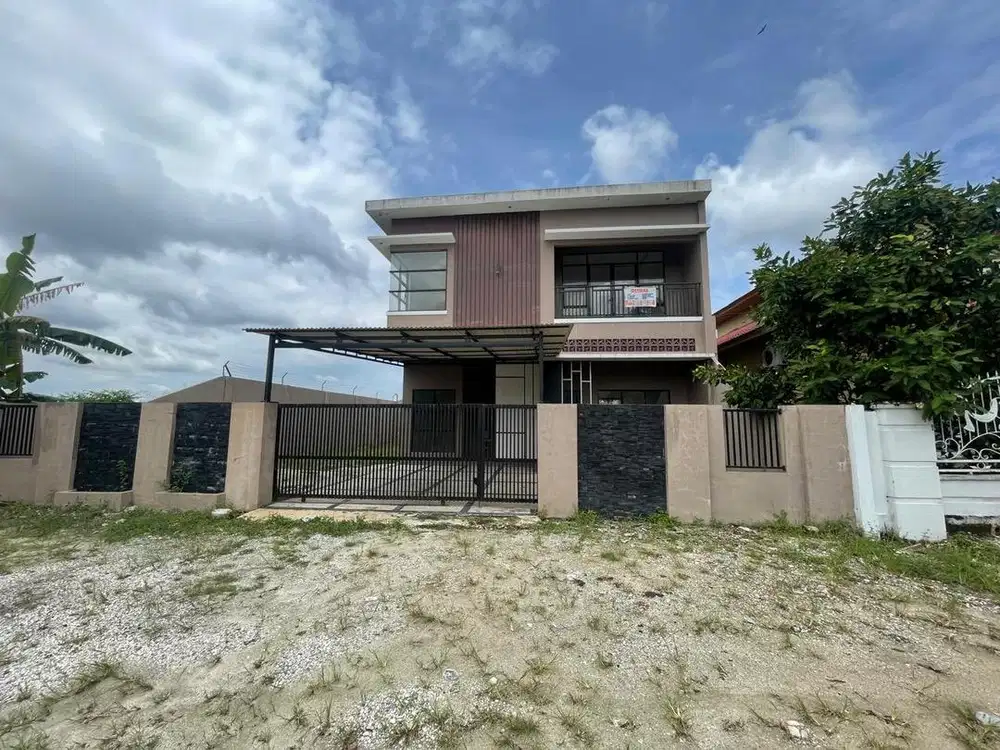 Dijual rumah di komplek Pemda, jln Cemara.