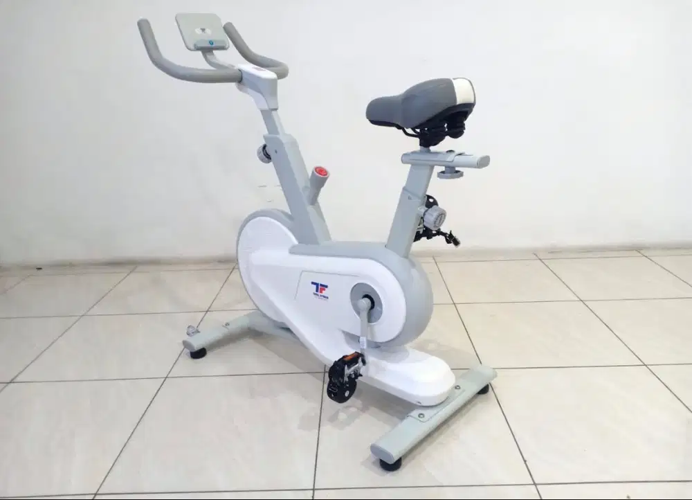 Sepeda indoor Total Fitness
