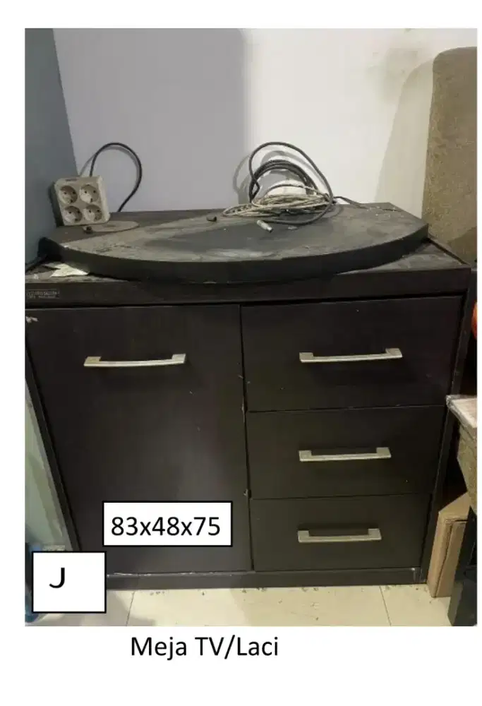 Lemari TV meja geser dengan laci