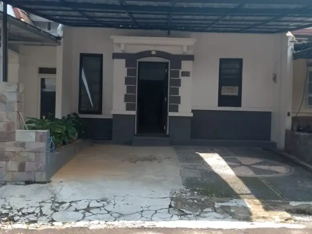 Disewakan Rumah 2 Kamar Tidur Taman Venesia Sentul City Dekat Taman Budaya 4 Juta Per Bulan