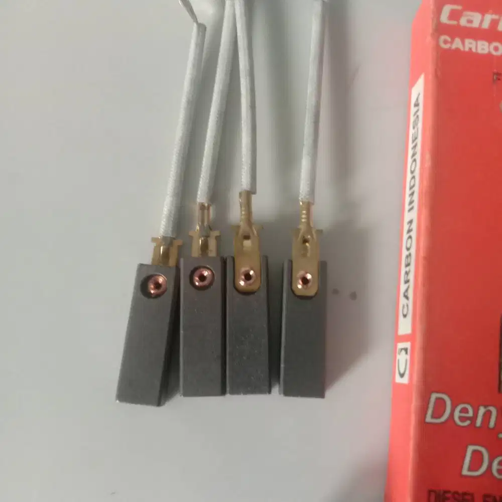 CARBON BRUSH DINAMO DENYO 3KV