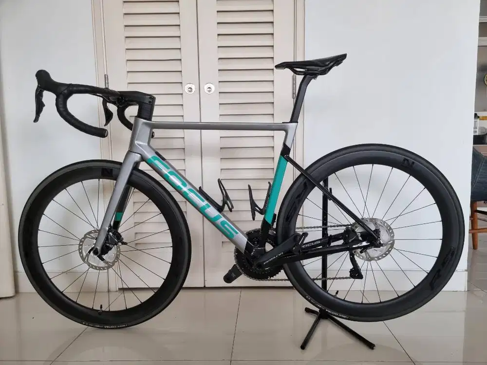 ROAD BIKE FOCUS IZALCOMAX