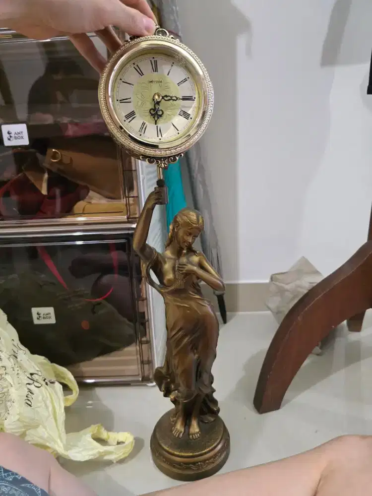 ​Jam Meja Vintage Rhythm 4RP684R - Patung Klasik Mewah - Murah!