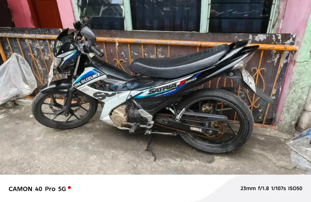 Moto Suzuki satria Fu 2015