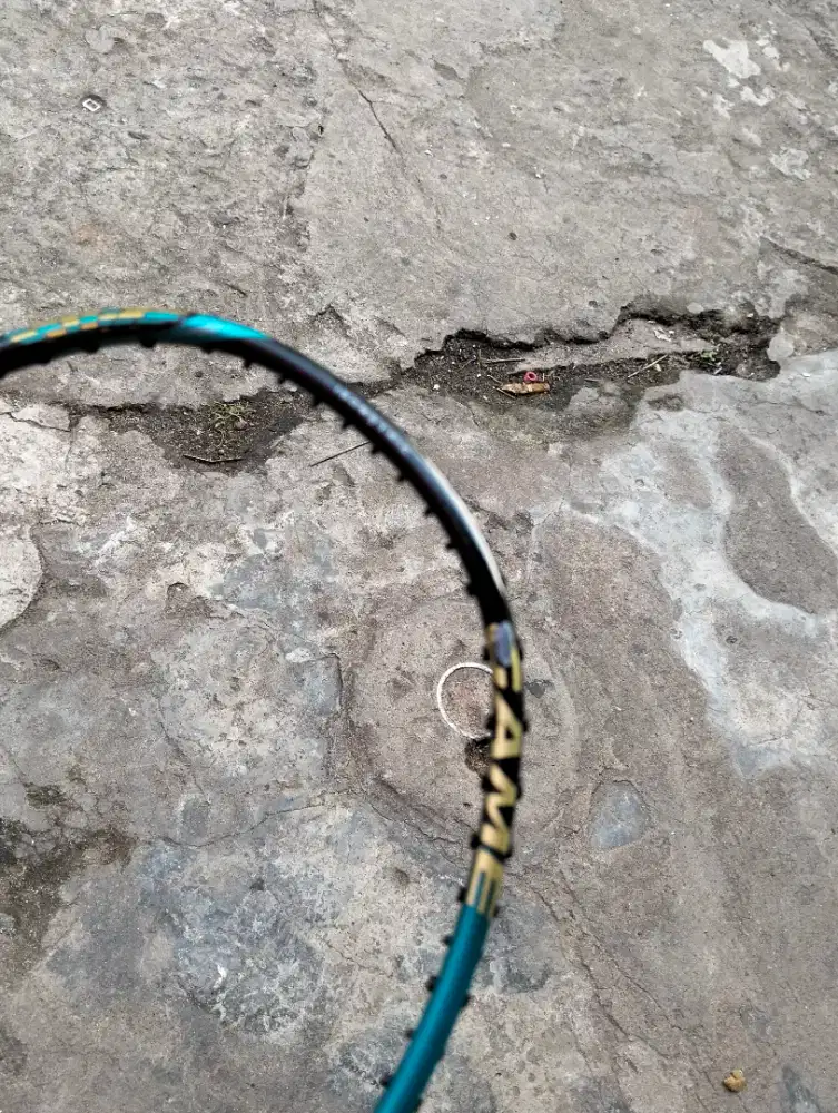 Astrox yonex  raket badminton bekas 4u g5 88s game