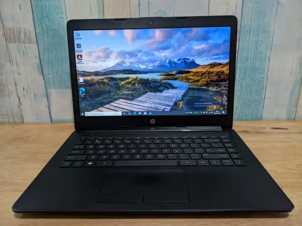 HP 14-cm0xxx

AMD E2-9000e RADEON R2 1.5GHz  

Ram 4 Ssd 256