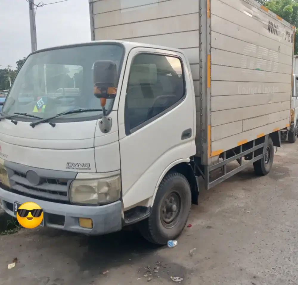Toyota Dyna Box Long 2011
