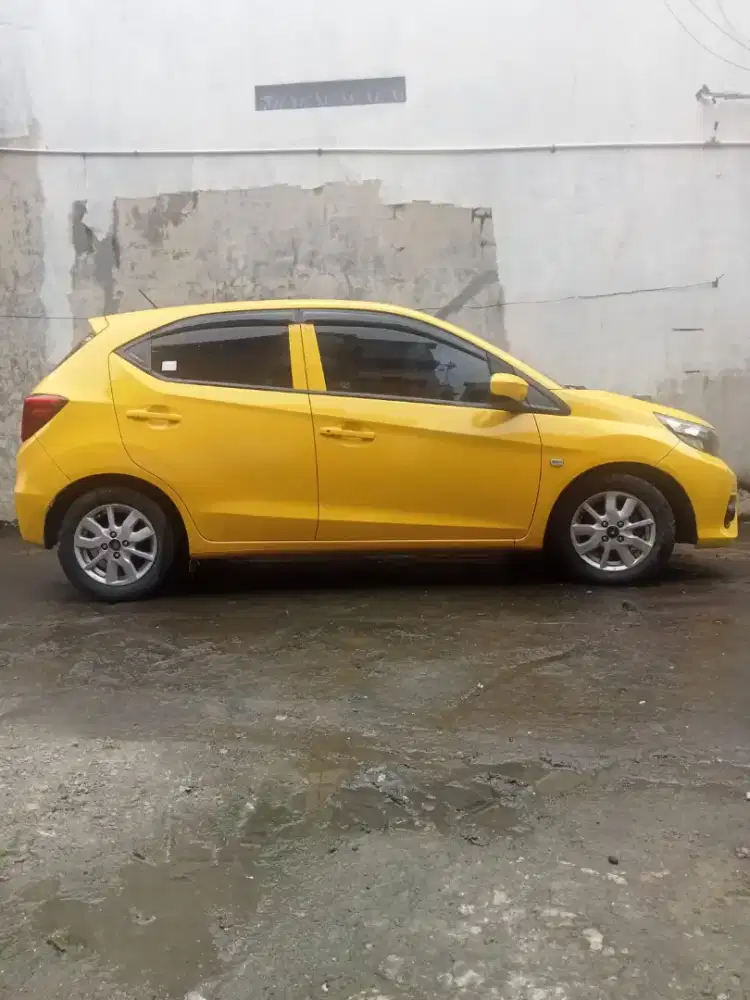 Brio e 2019 manual warna kuning